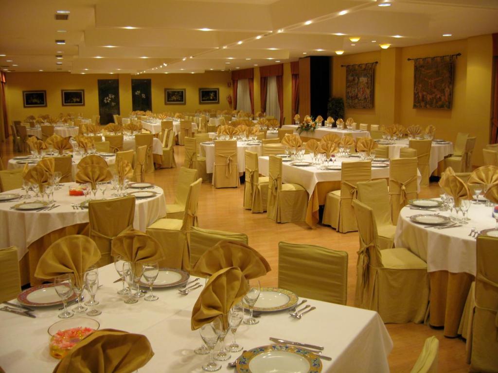 Hotel Restaurante San Roque Medina del Campo Zewnętrze zdjęcie