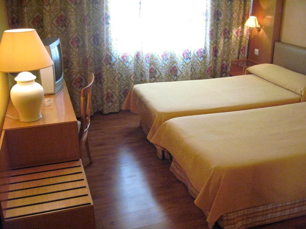 Hotel Restaurante San Roque Medina del Campo Pokój zdjęcie