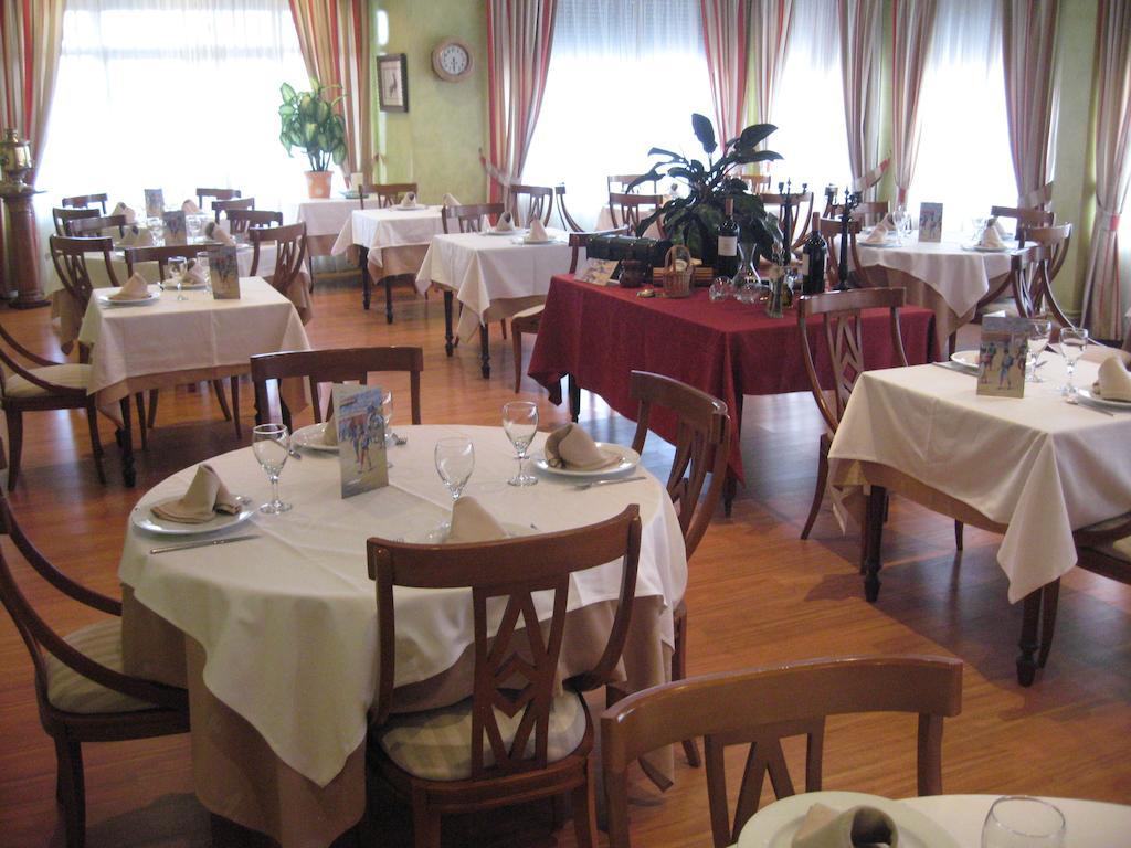 Hotel Restaurante San Roque Medina del Campo Zewnętrze zdjęcie